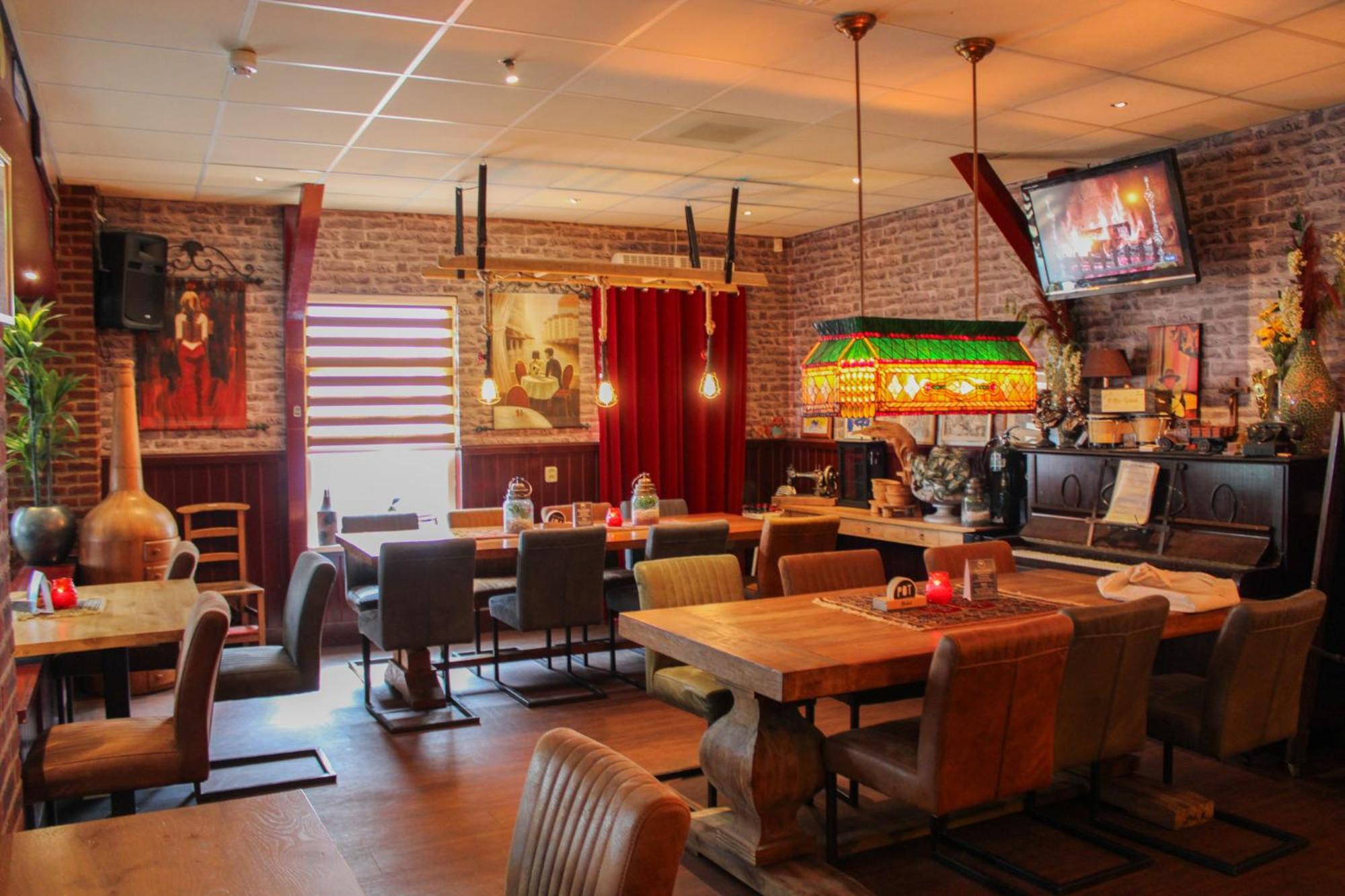 Hotel,cafe,biljart Pot Hotel 3*