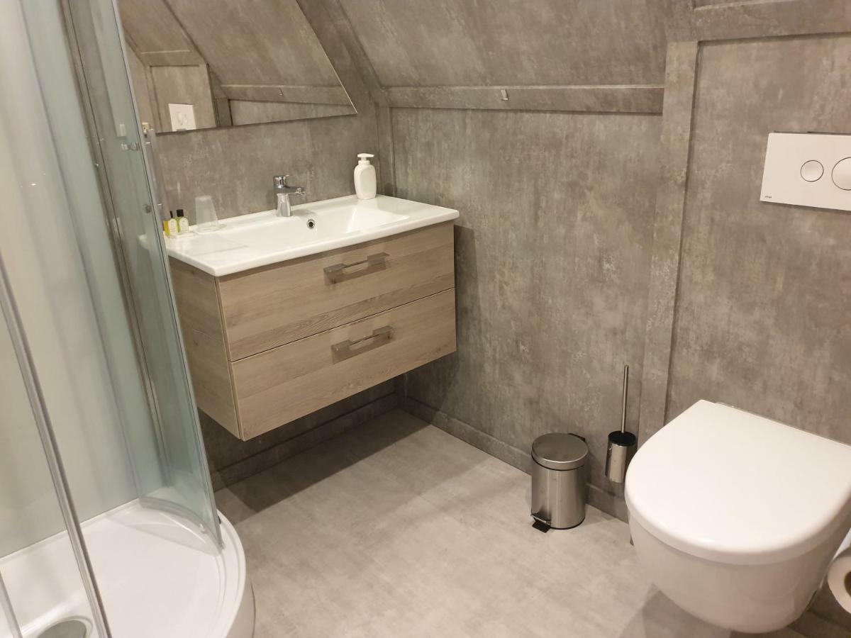 Hotel,cafe,biljart Pot Hotel